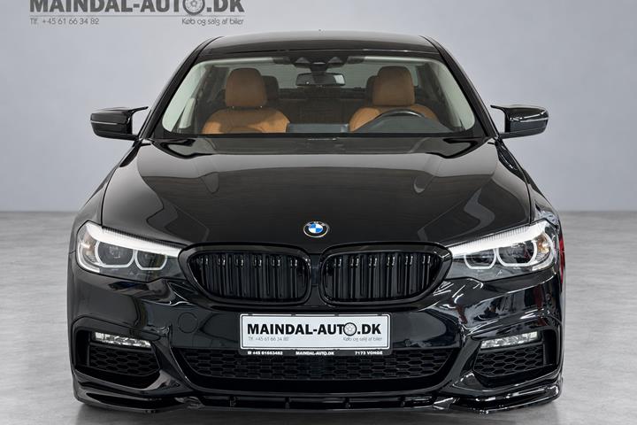 Rød BMW 520d fra 2017