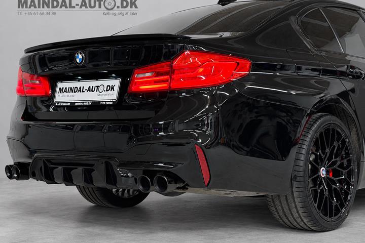 Rød BMW 520d fra 2017