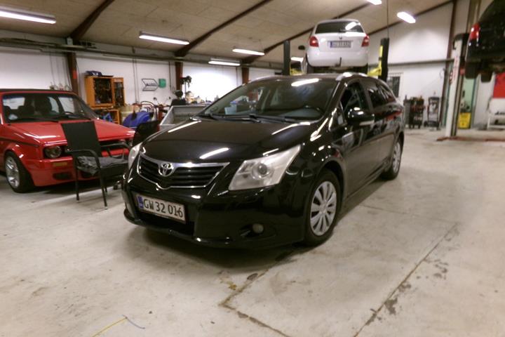 undefined Toyota Avensis fra 2012