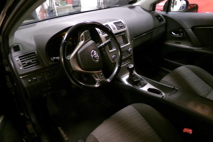 undefined Toyota Avensis fra 2012