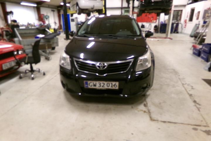 undefined Toyota Avensis fra 2012