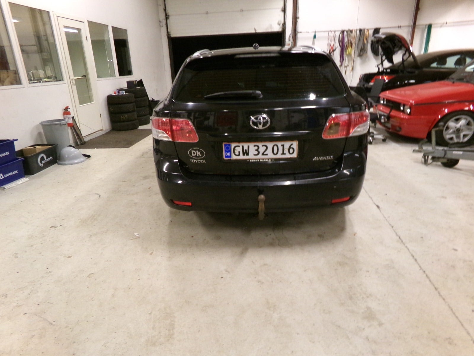 undefined Toyota Avensis fra 2012