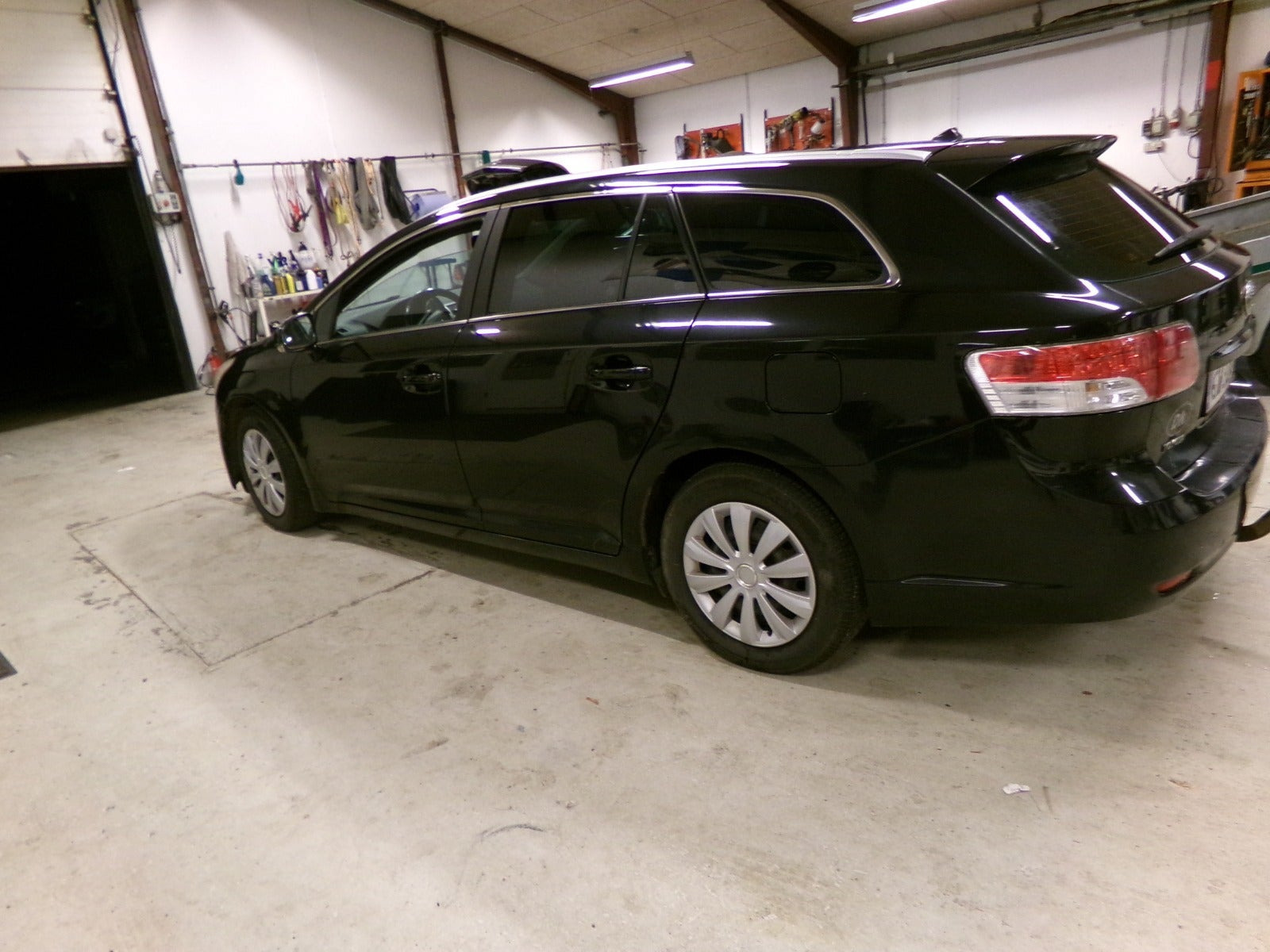 undefined Toyota Avensis fra 2012