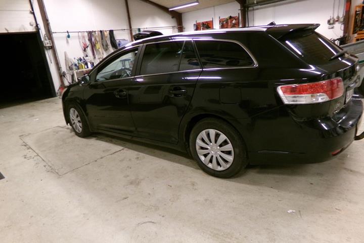 undefined Toyota Avensis fra 2012