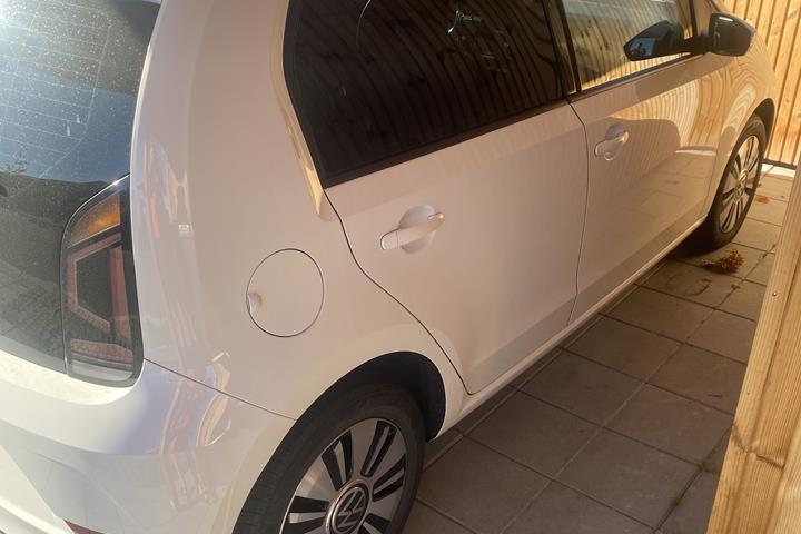 Hvid VW UP! fra 2018