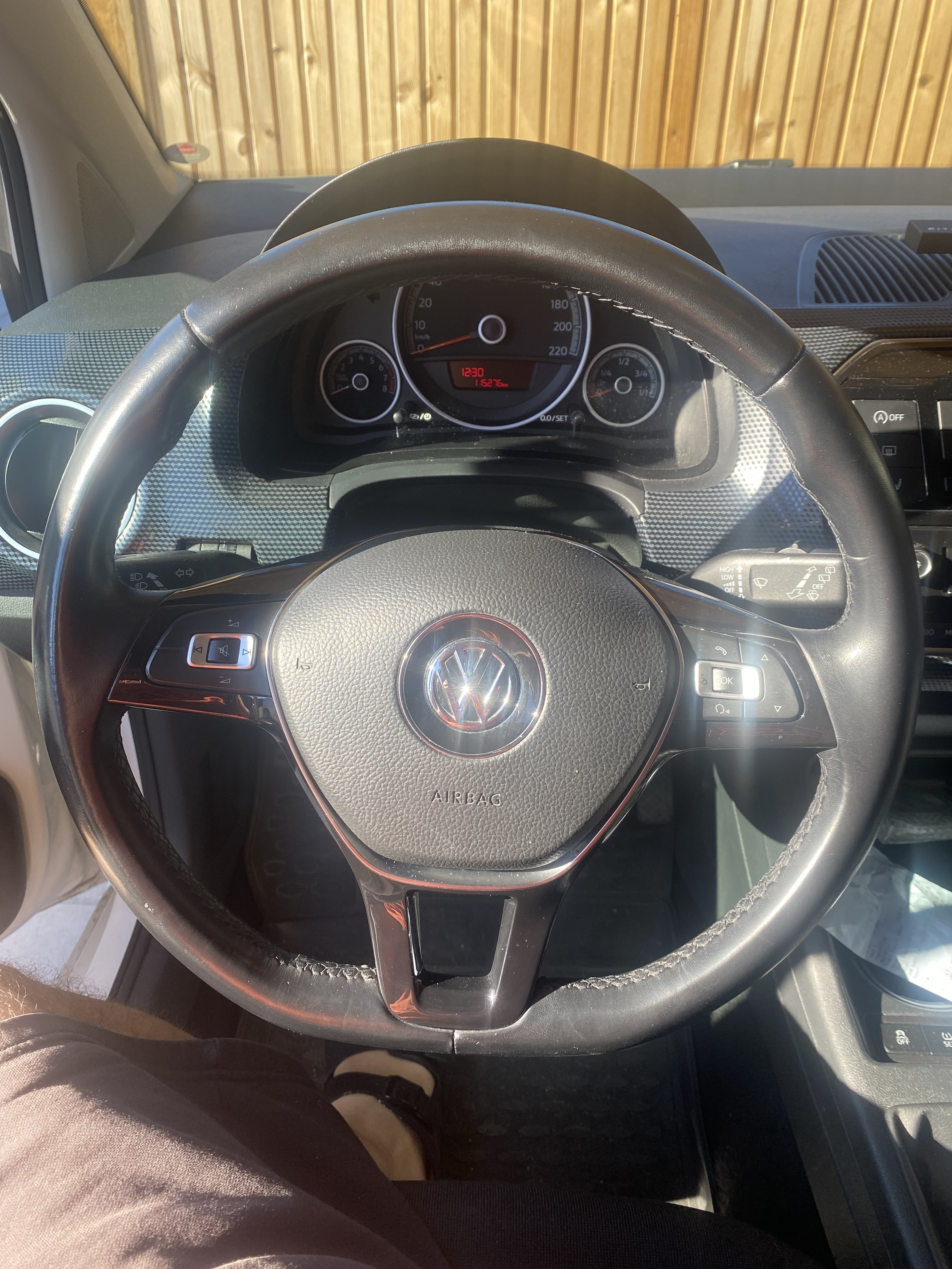 Hvid VW UP! fra 2018