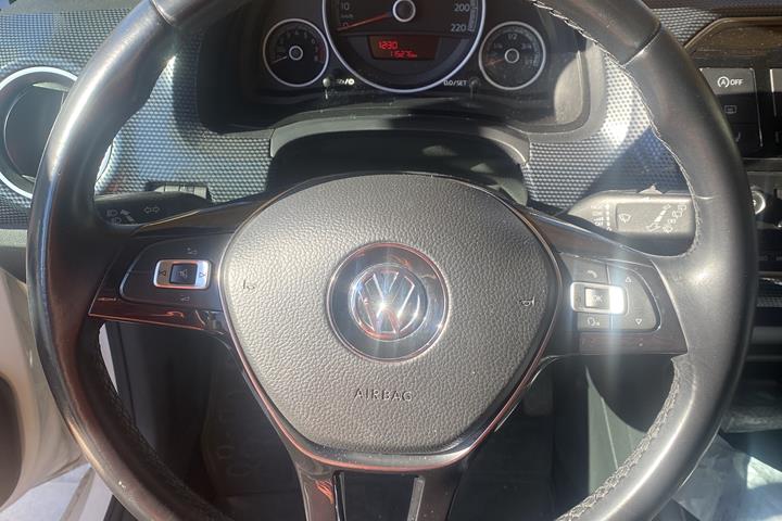 Hvid VW UP! fra 2018
