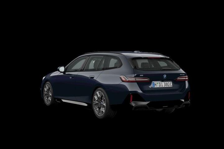 Sort BMW i5 fra 2025