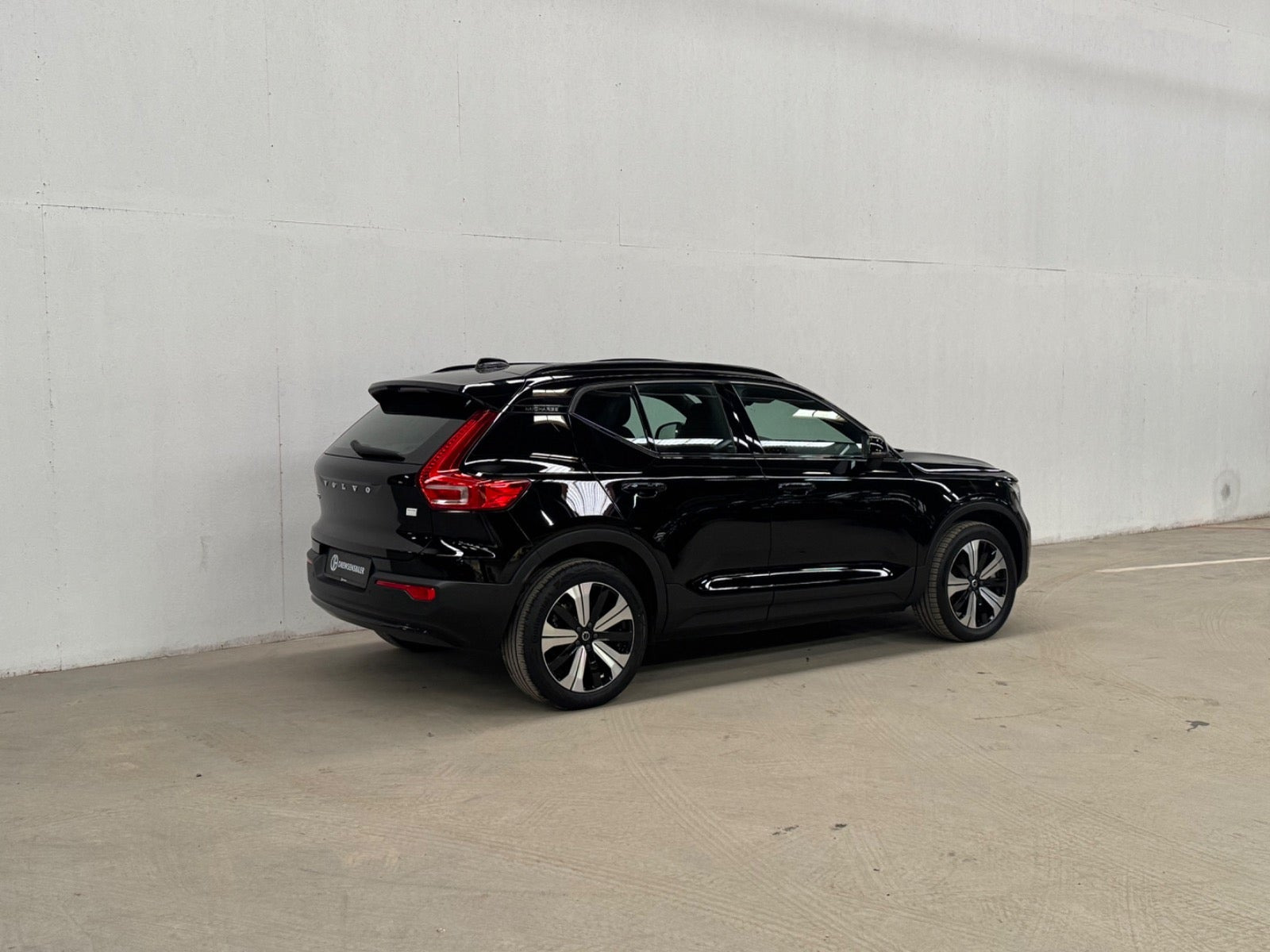 Sort Volvo XC40 fra 2023