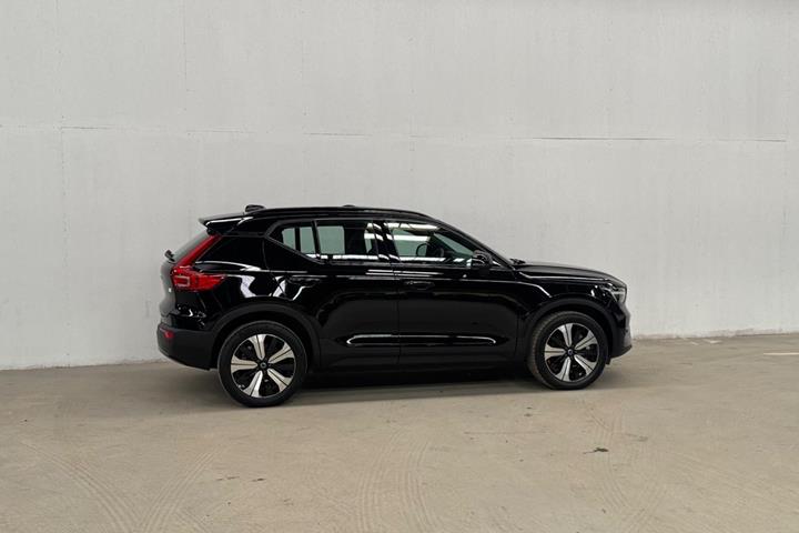 Sort Volvo XC40 fra 2023