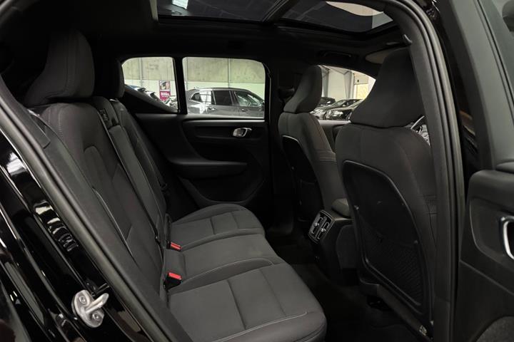 Sort Volvo XC40 fra 2023