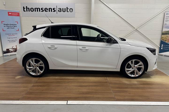 Hvid Opel Corsa fra 2020