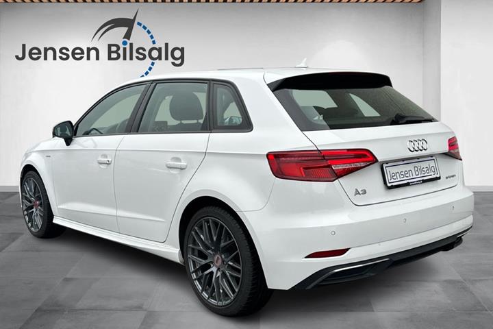 Grøn Audi A3 fra 2018