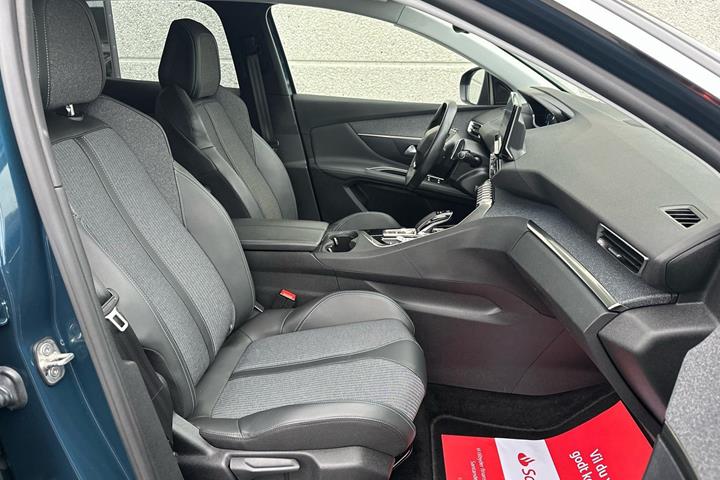 Grøn Peugeot 3008 fra 2021