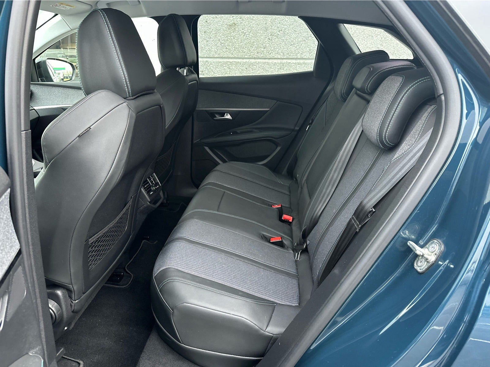 Grøn Peugeot 3008 fra 2021