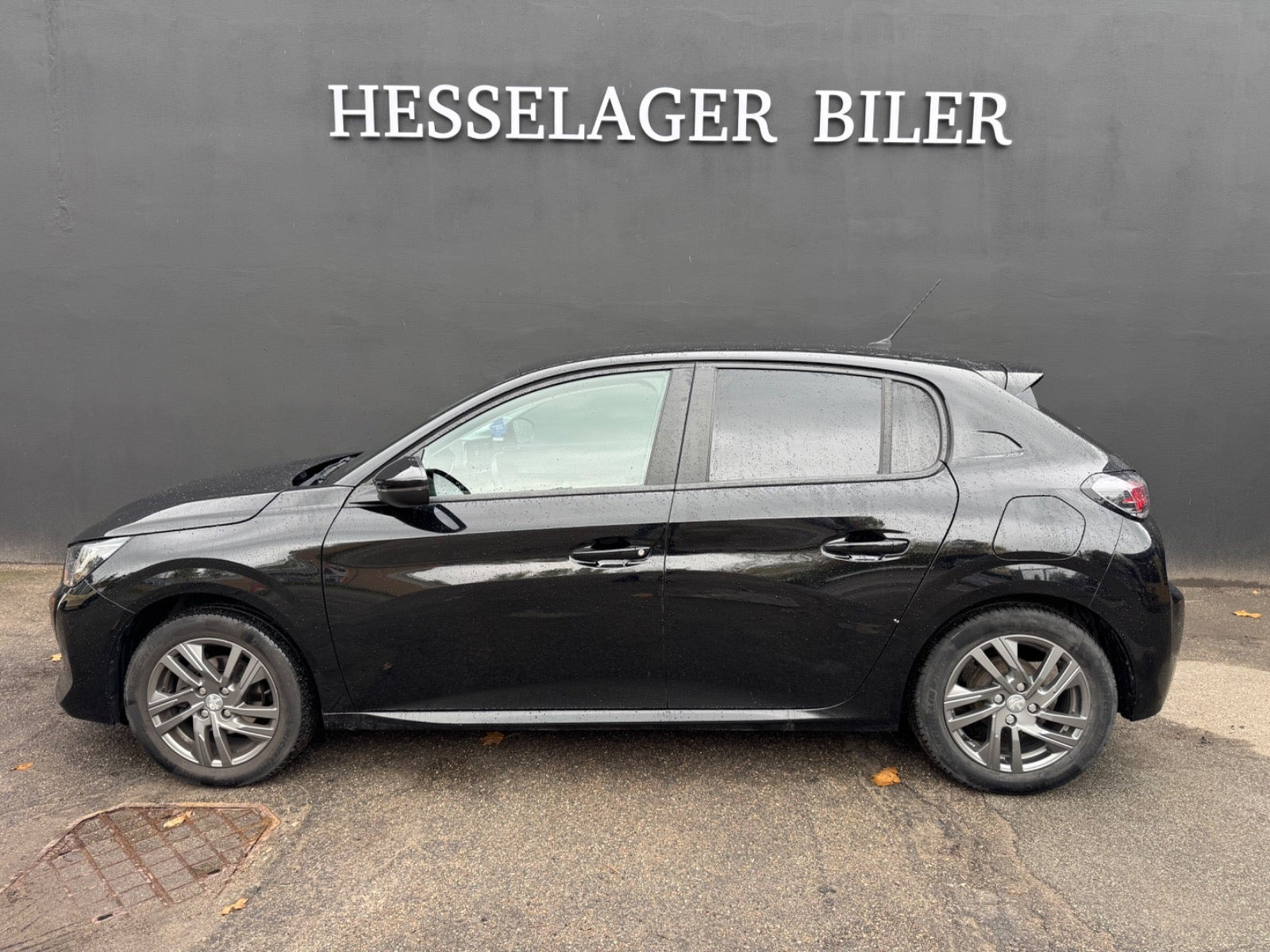 Sort Peugeot 208 fra 2020