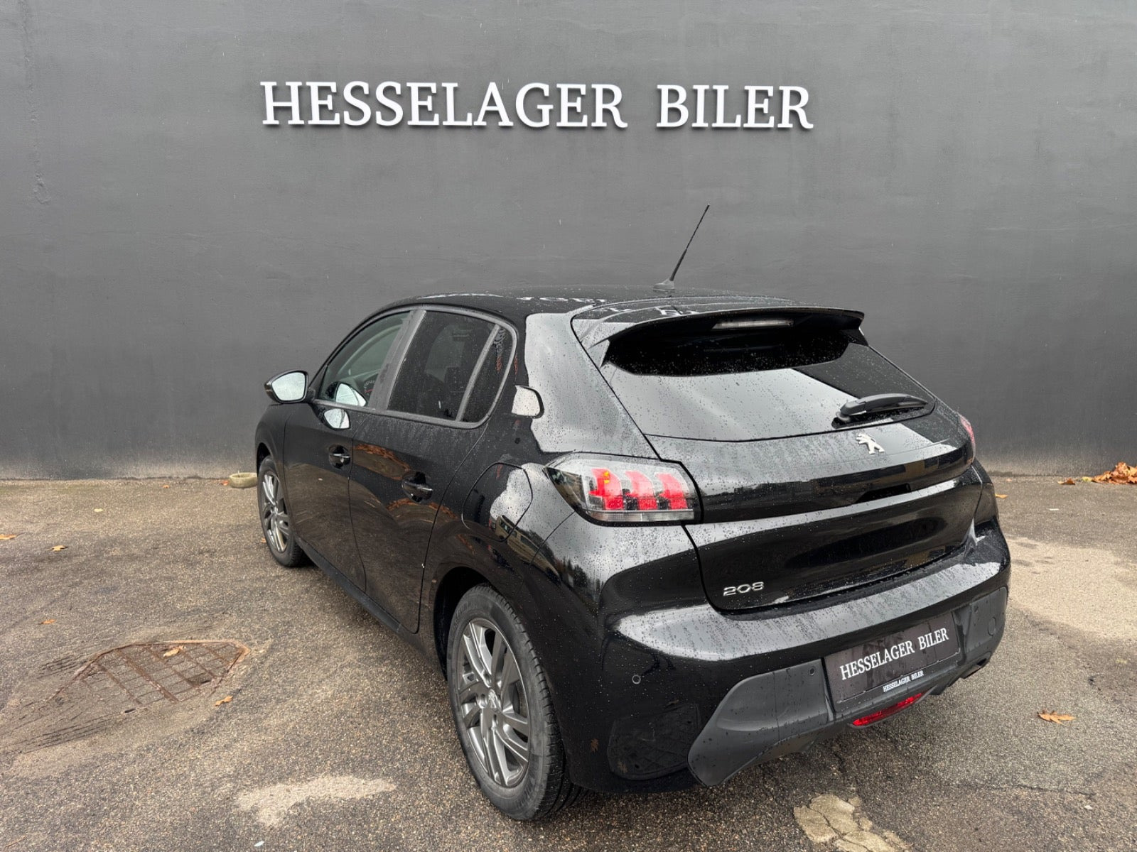 Sort Peugeot 208 fra 2020
