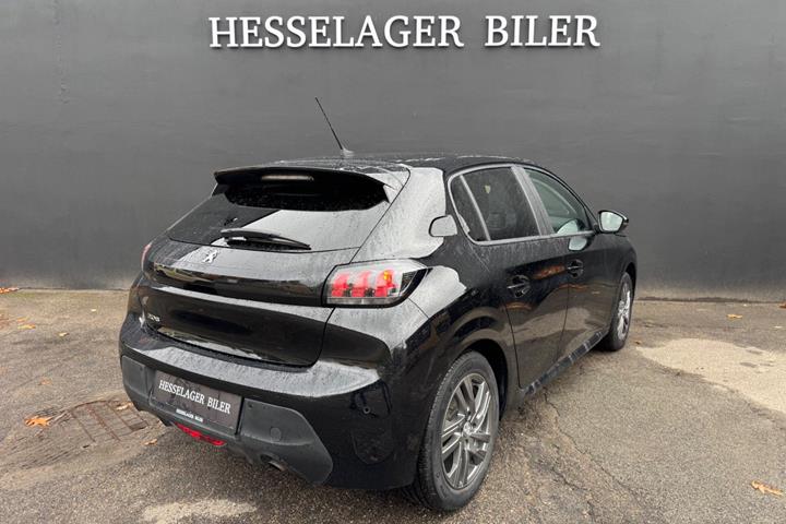 Sort Peugeot 208 fra 2020