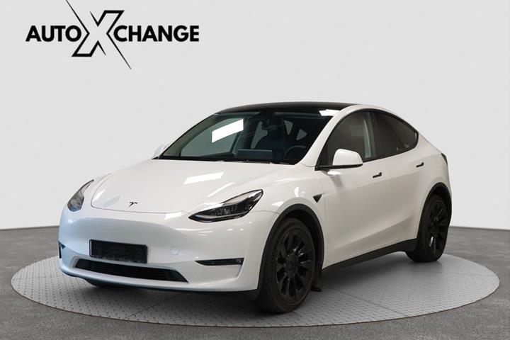 Hvid Tesla Model Y fra 2023