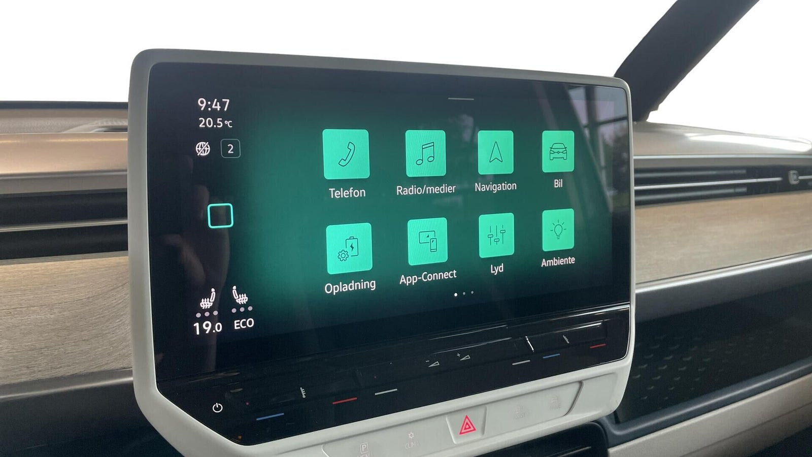 Grå VW ID.Buzz fra 2024
