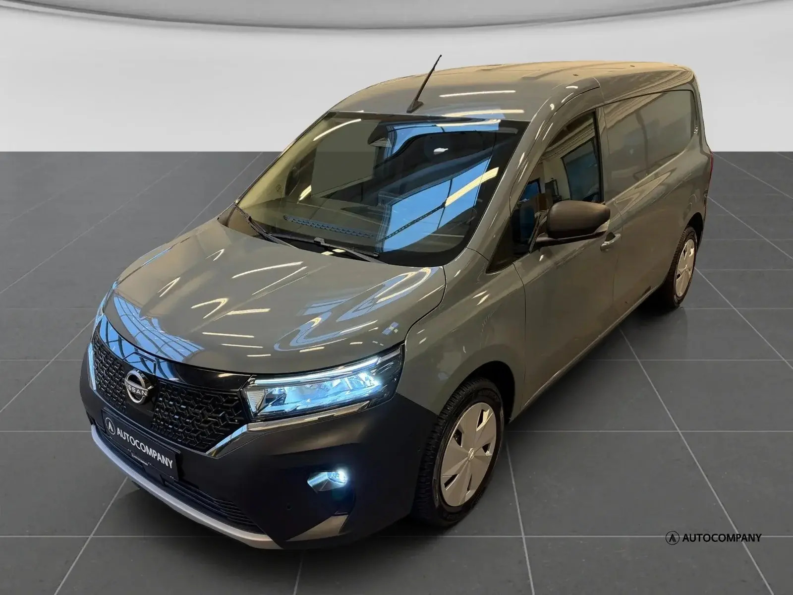 Grå Nissan Townstar fra 2025