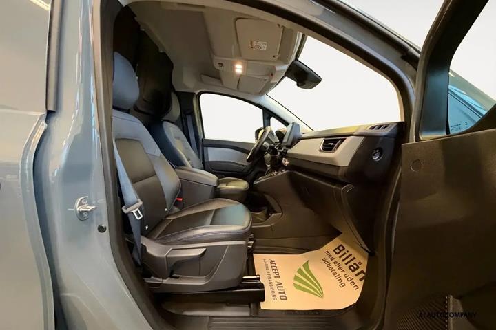 Grå Nissan Townstar fra 2025