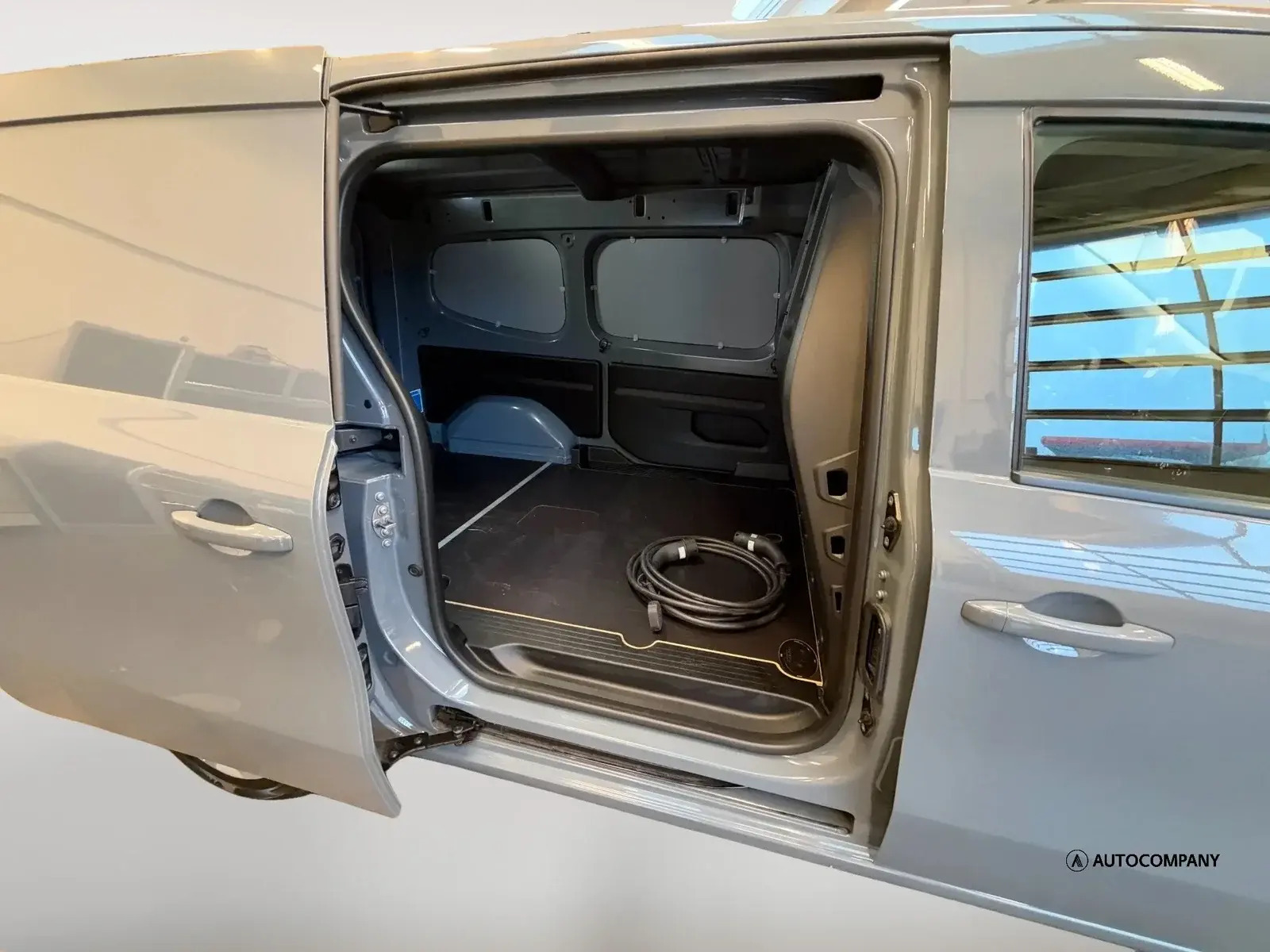 Grå Nissan Townstar fra 2025