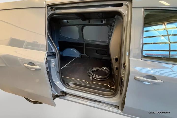 Grå Nissan Townstar fra 2025