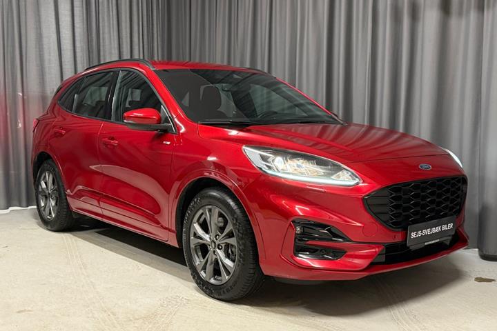 Rød Ford Kuga fra 2020