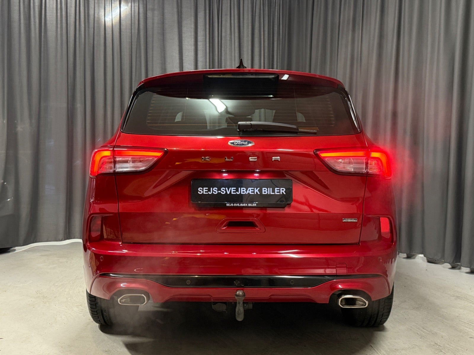 Rød Ford Kuga fra 2020