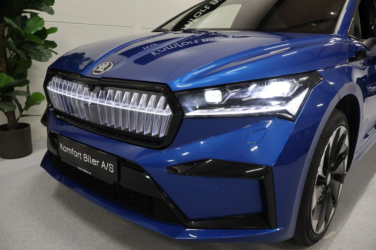 Blå Skoda Enyaq fra 2024