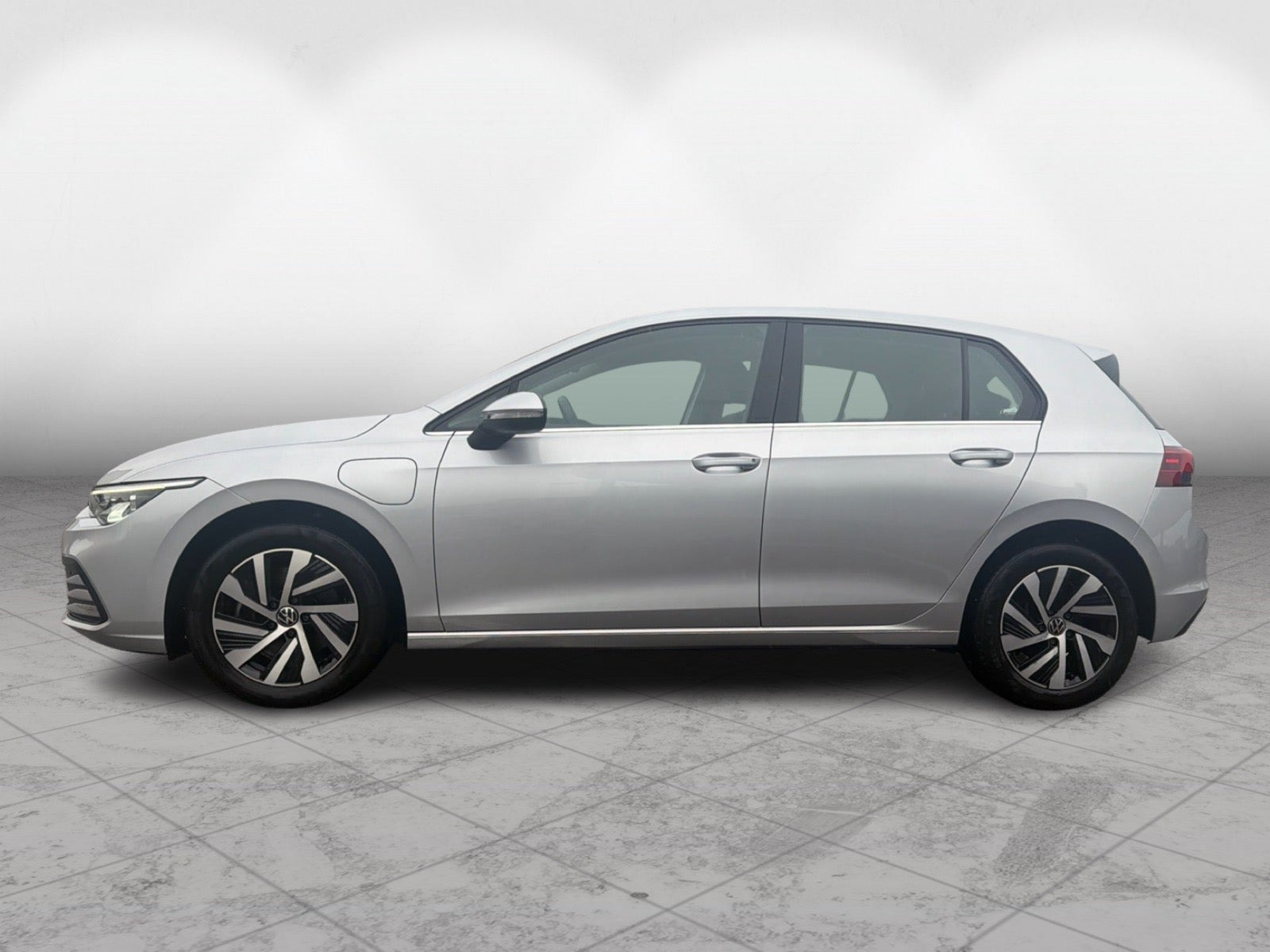 Grå VW Golf VIII fra 2021