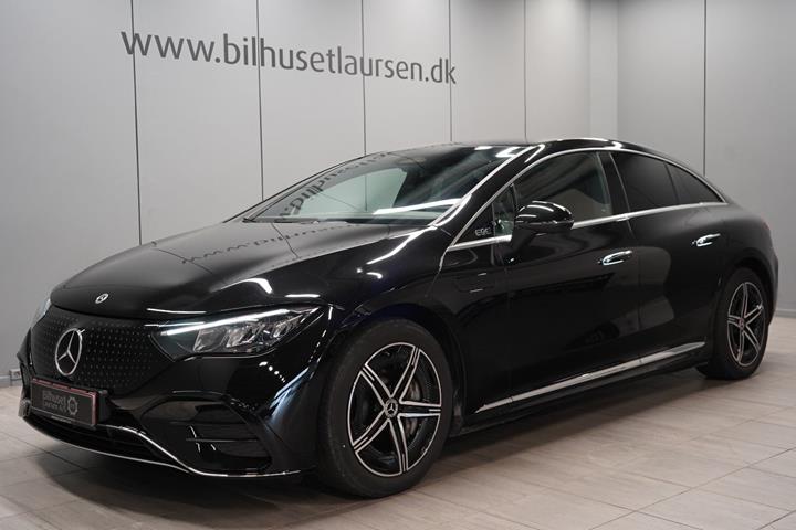 Sort Mercedes EQE350 fra 2024