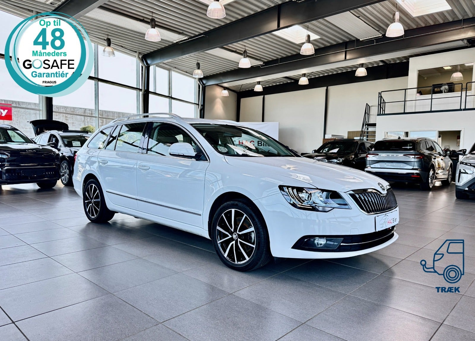Gul Skoda Superb fra 2015