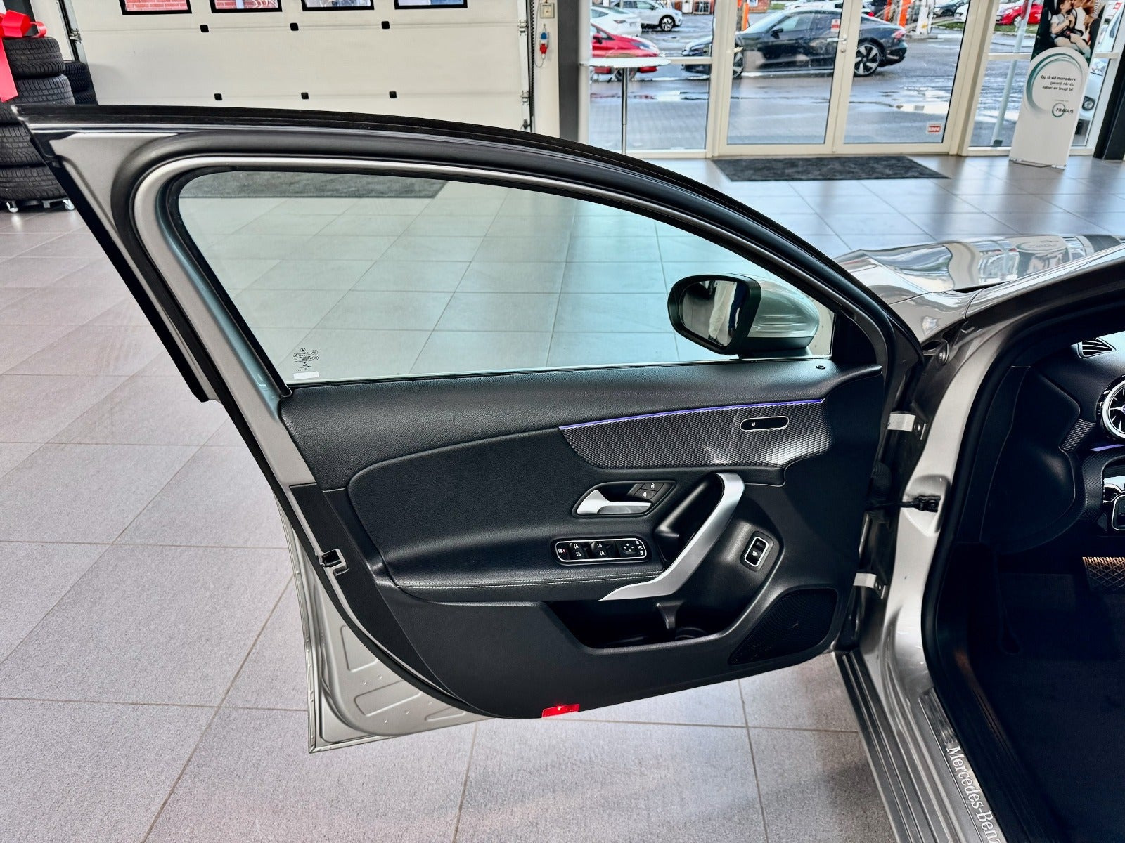 Beige Mercedes A200 d fra 2021