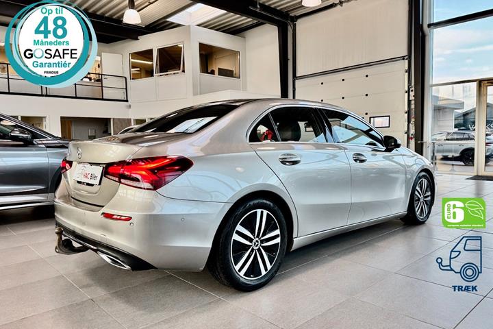Beige Mercedes A200 d fra 2021