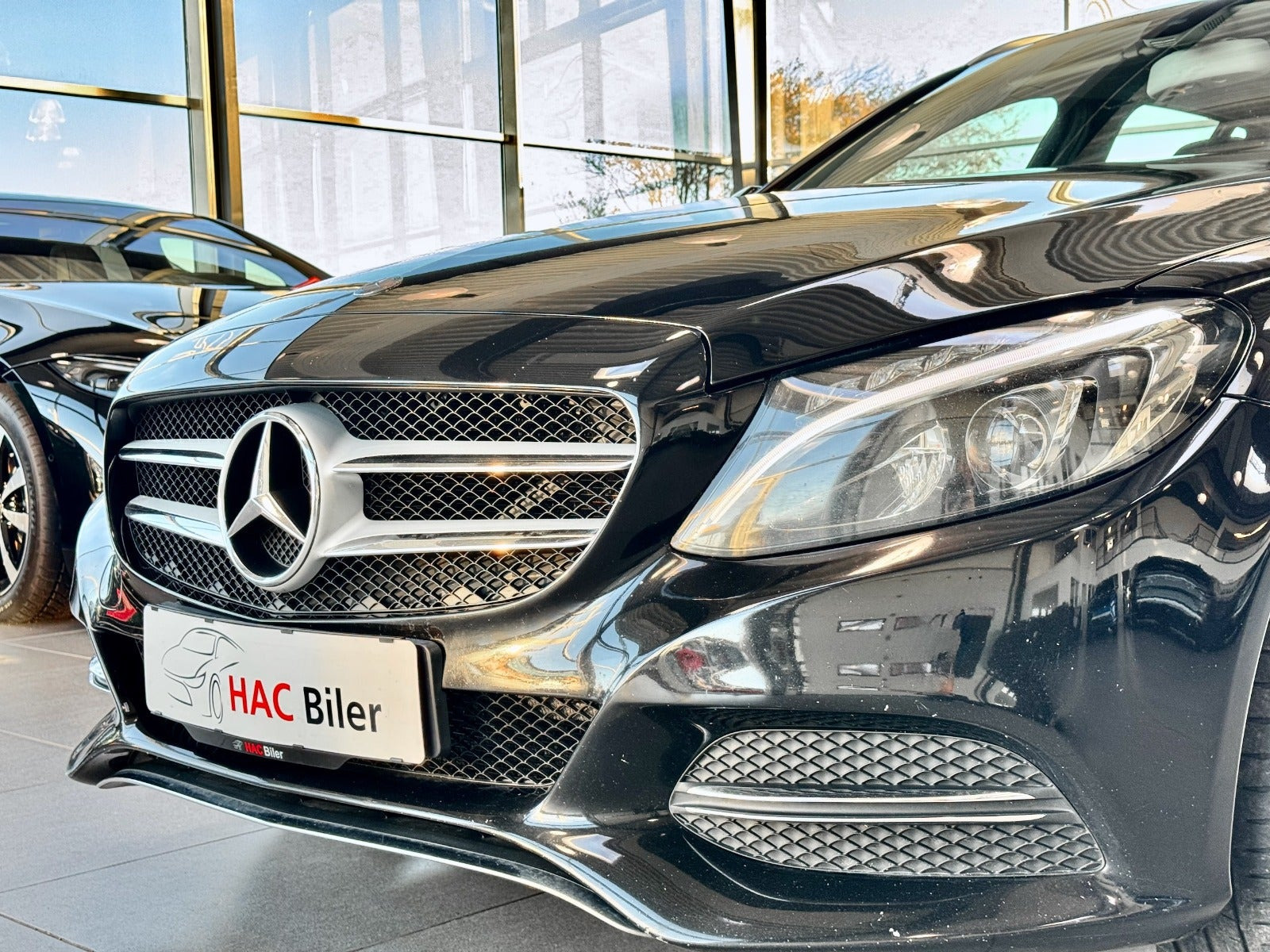 Sort Mercedes C220 fra 2015
