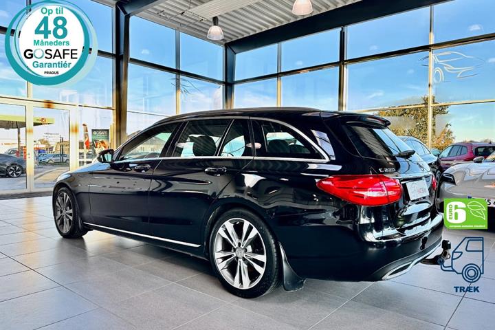 Sort Mercedes C220 fra 2015