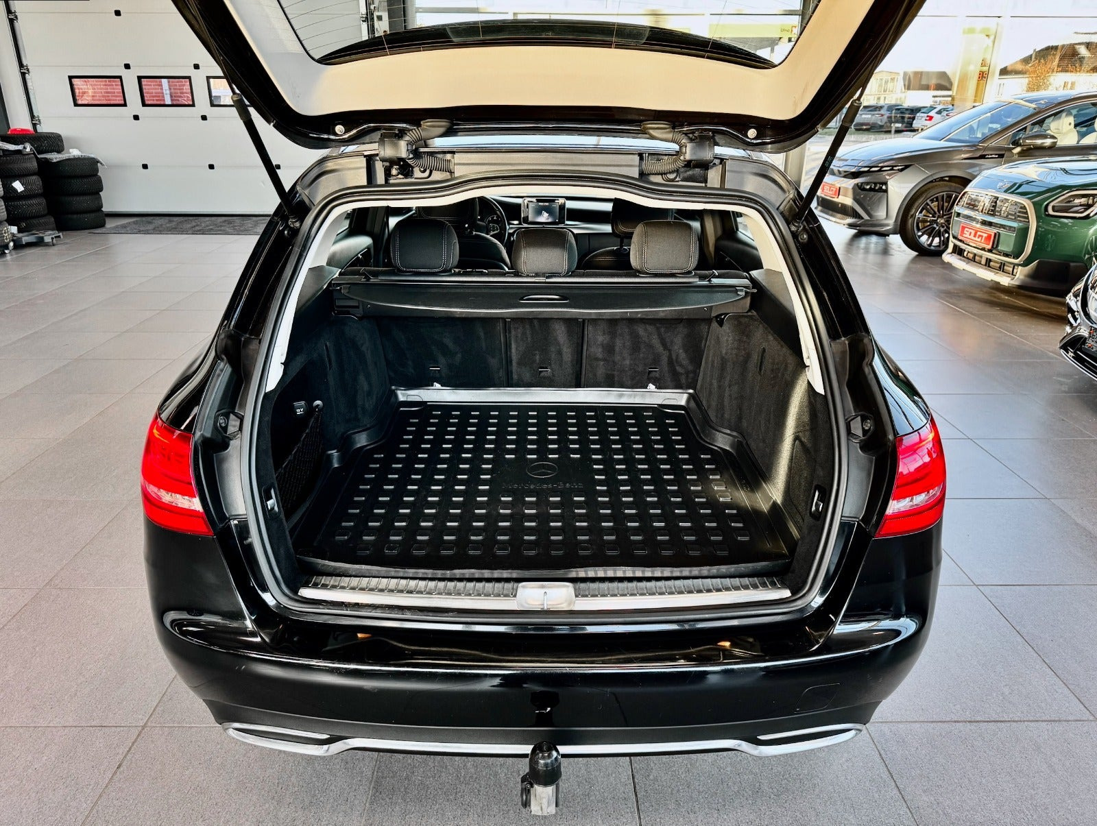 Sort Mercedes C220 fra 2015