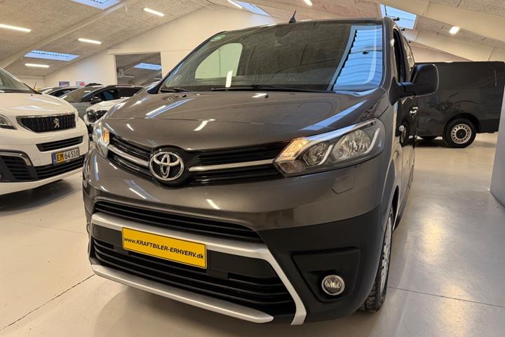 Grå Toyota ProAce fra 2021