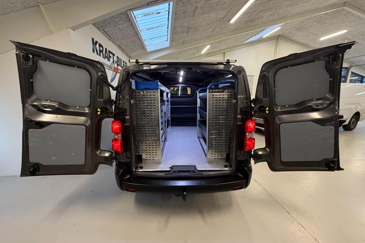 Grå Toyota ProAce fra 2021