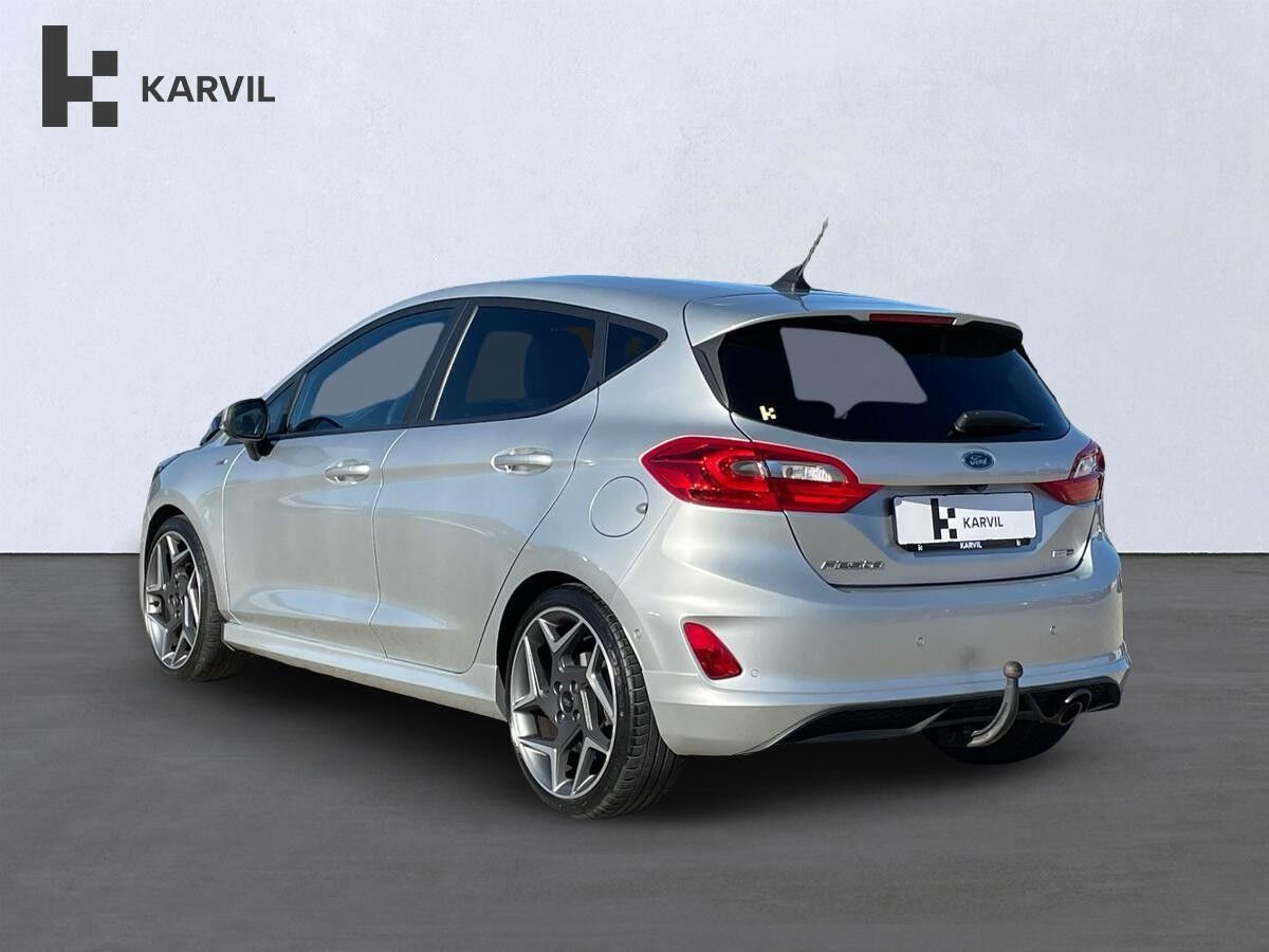 Grå Ford Fiesta fra 2020