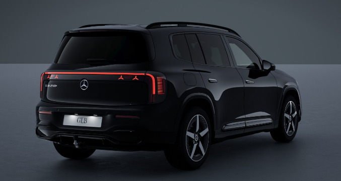 Sort Mercedes GLB250+ fra 2026