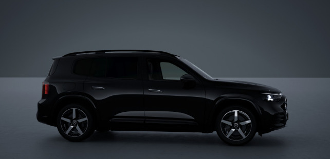 Sort Mercedes GLB250+ fra 2026
