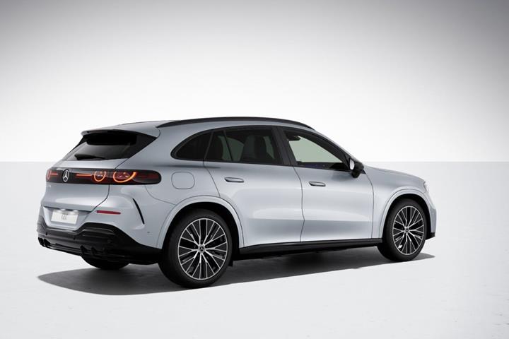 Sølv Mercedes GLC250 fra 2026