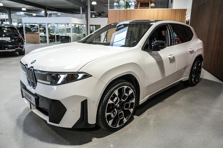 Hvid BMW iX3 fra 2026