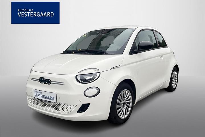 Hvid Fiat 500e fra 2024