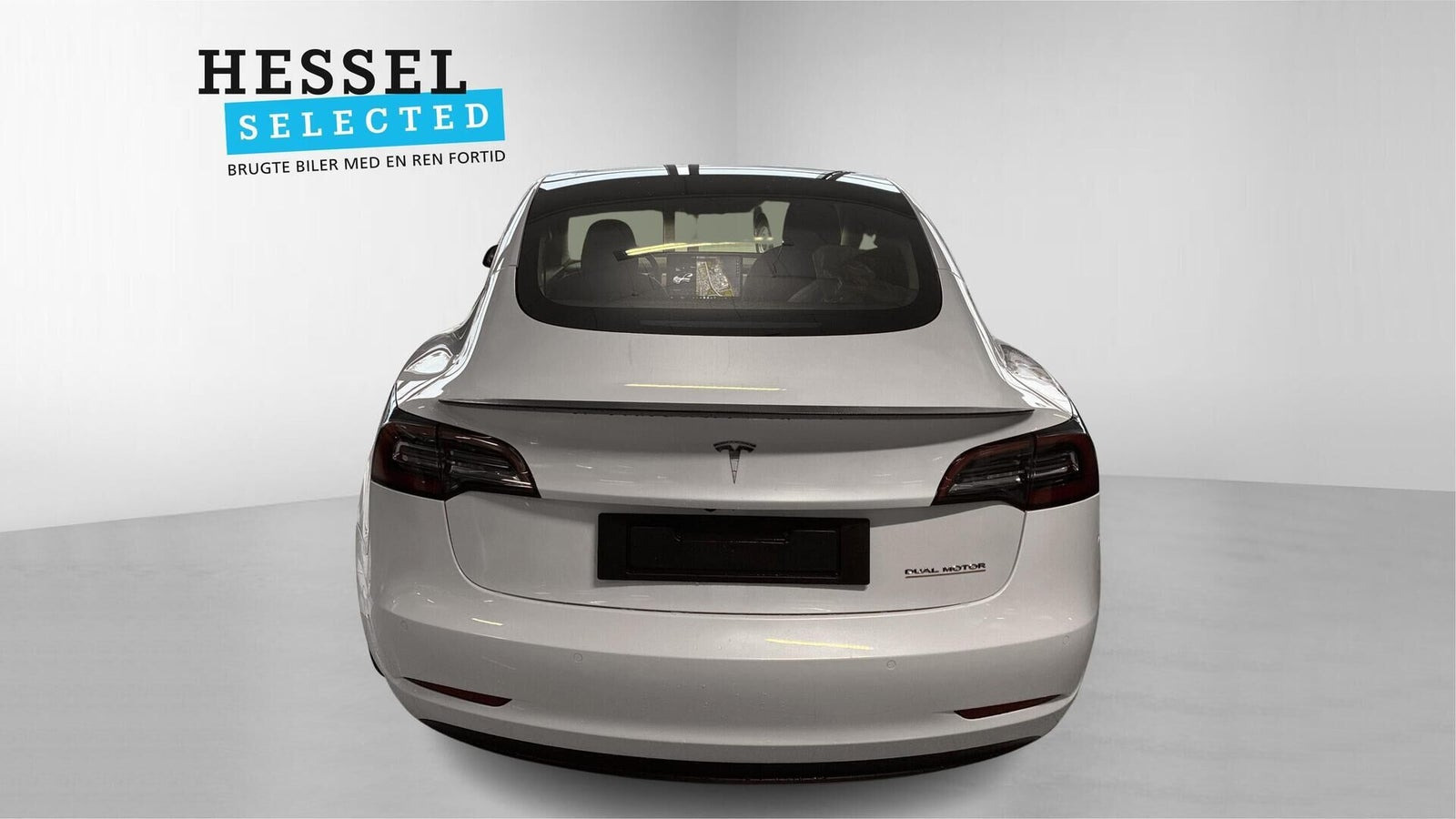 Hvid Tesla Model 3 fra 2021
