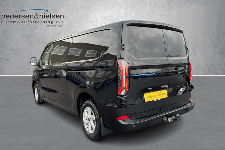 Sort Ford E-Transit Custom fra 2026