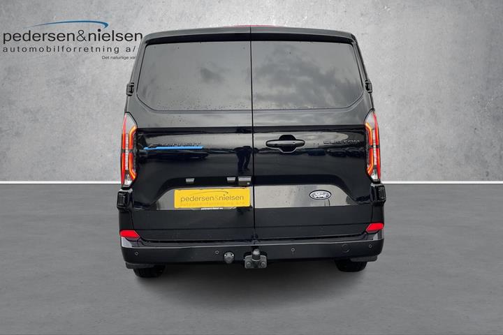 Sort Ford E-Transit Custom fra 2026